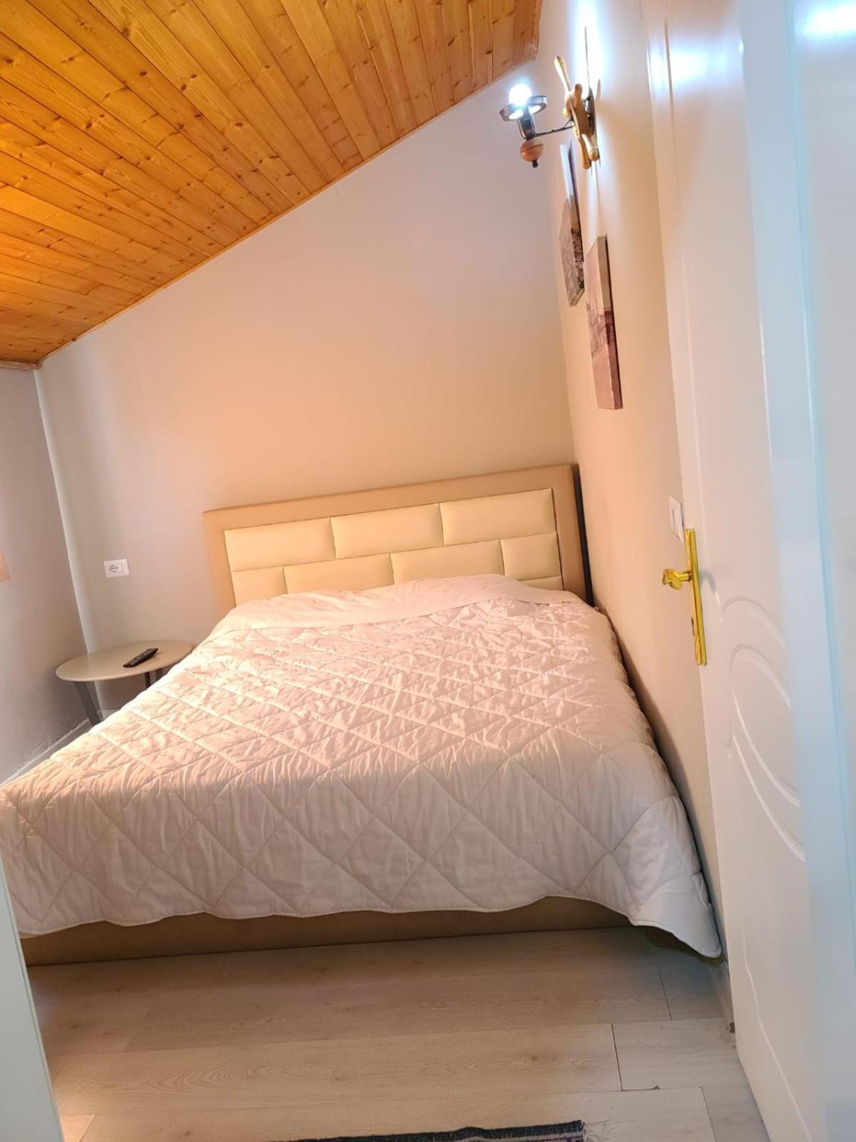 Villa Elear Корча Екстериор снимка